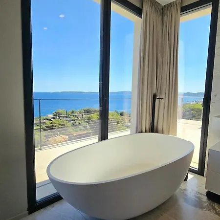 Beautiful Villa With Incredible Sea View Roquebrune-sur-Argens