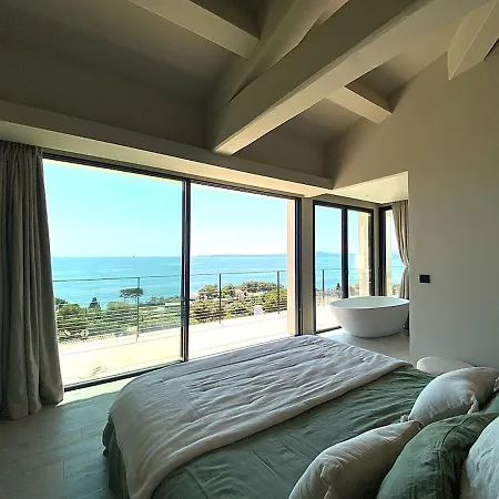 Beautiful Villa With Incredible Sea View Holiday home